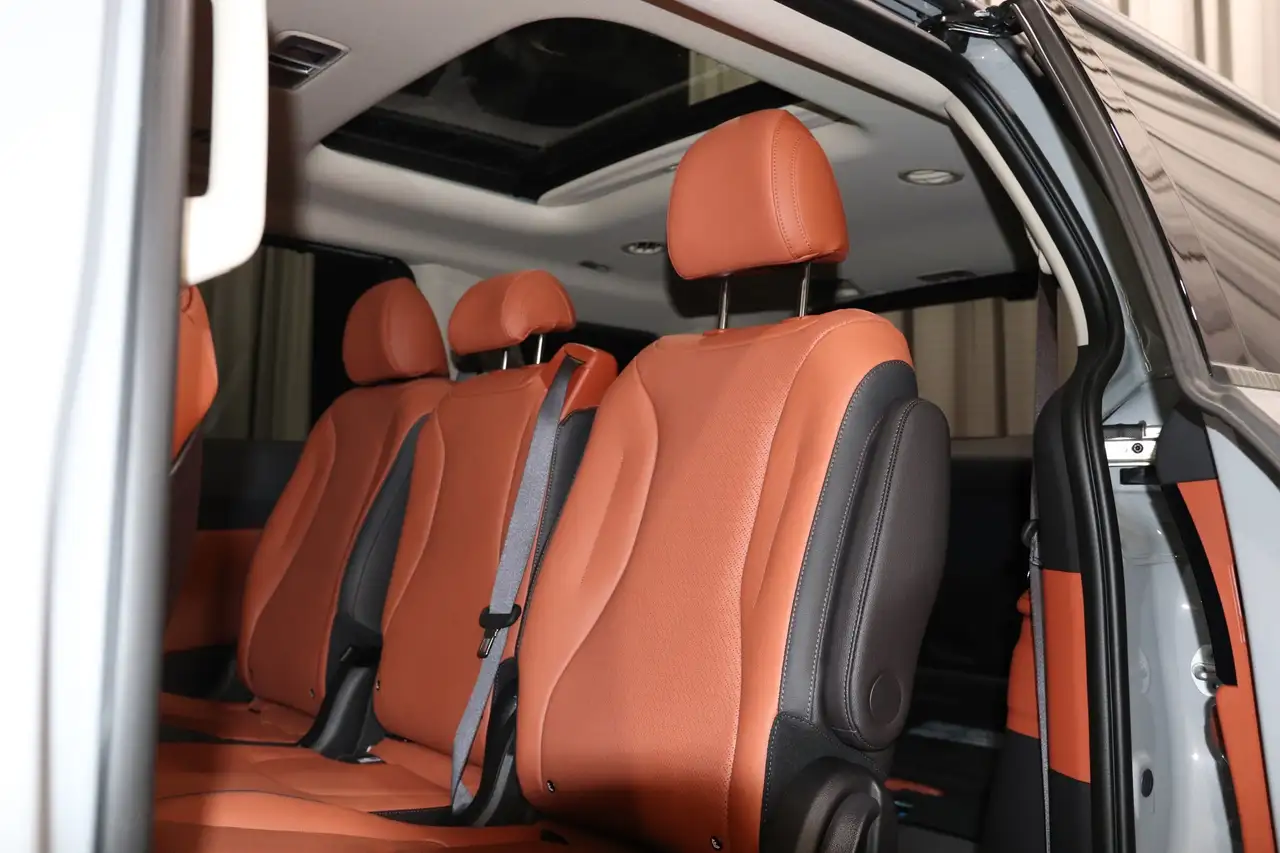 Kia Carnival photo Kia Carnival