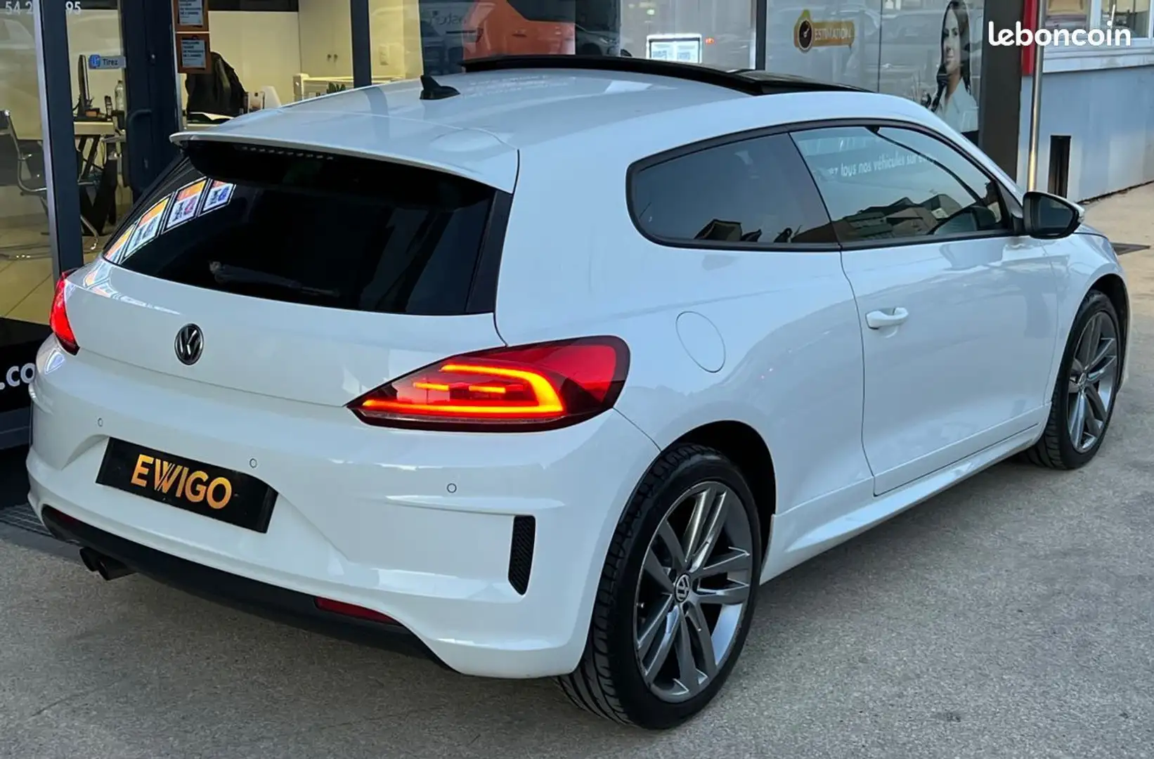 Volkswagen Scirocco 2.0 tdi 150ch r-line dsg6 toit ouvrant-sièges cuir élec chauff-radars av&ar-gps Wit - 2