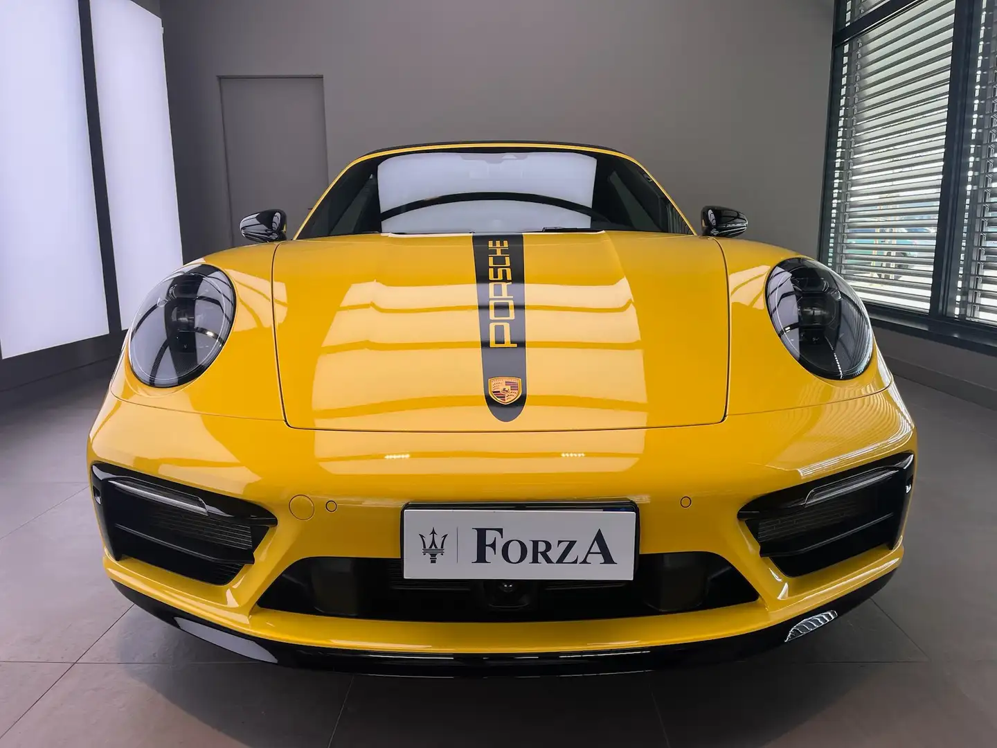 Porsche 992 911 Targa 3.0 4 GTS auto 992 Jaune - 2