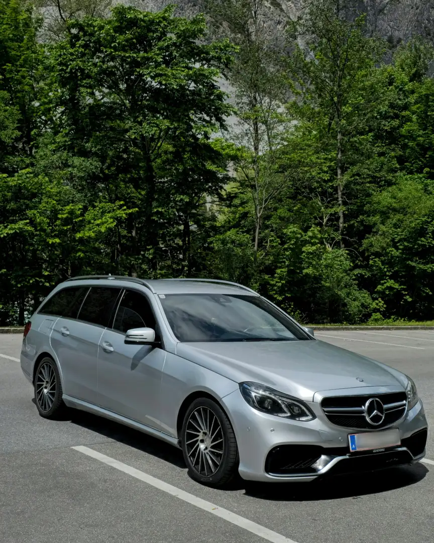 Mercedes-Benz E 220 T BlueEfficiency Edition Grau - 2