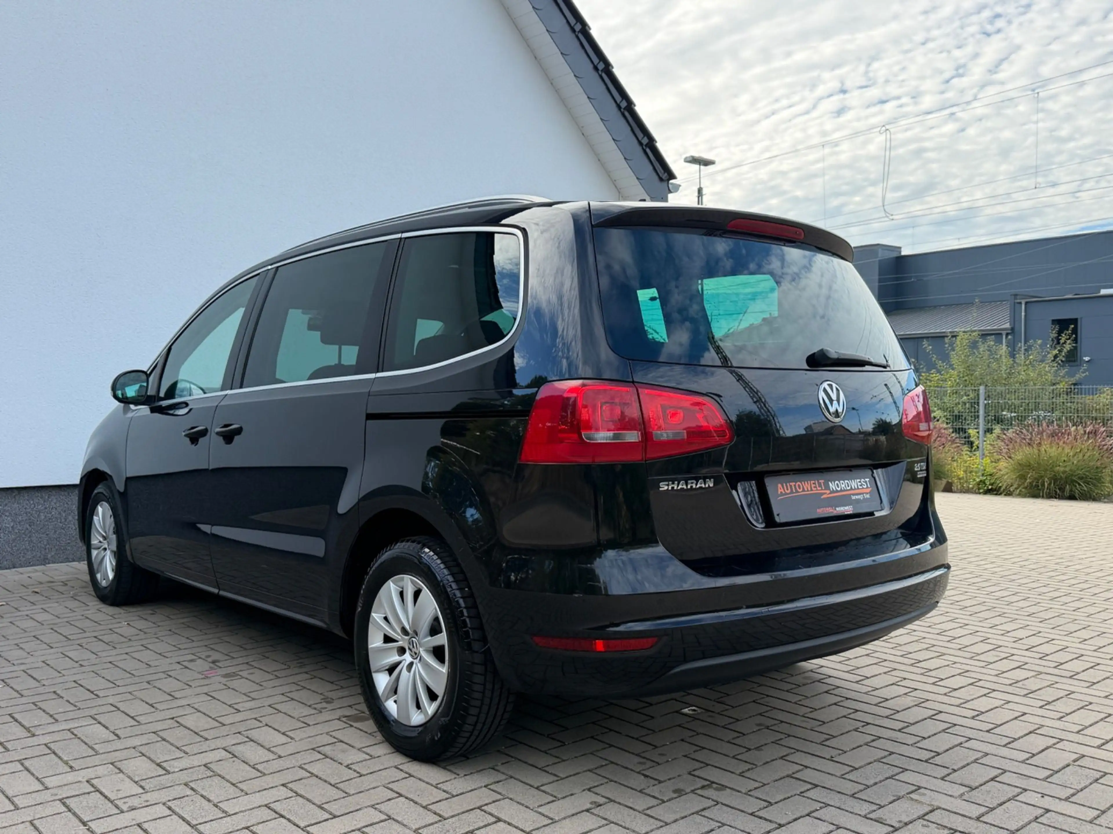 Volkswagen Sharan 2.0 TDI BMT Comfortline 7-Sitzer Navi Klima 1.Han — photo 5