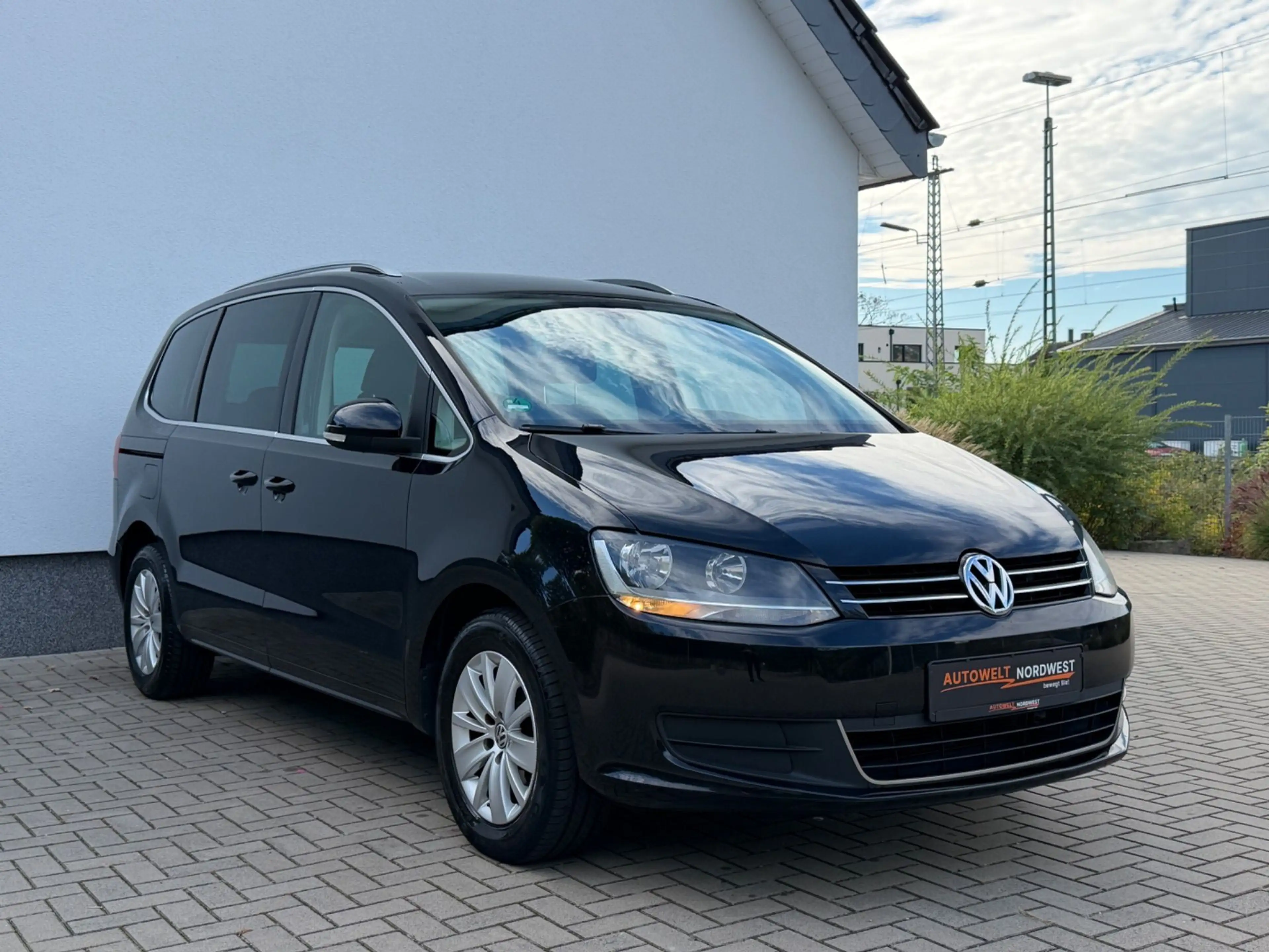 Volkswagen Sharan 2.0 TDI BMT Comfortline 7-Sitzer Navi Klima 1.Han — photo 2