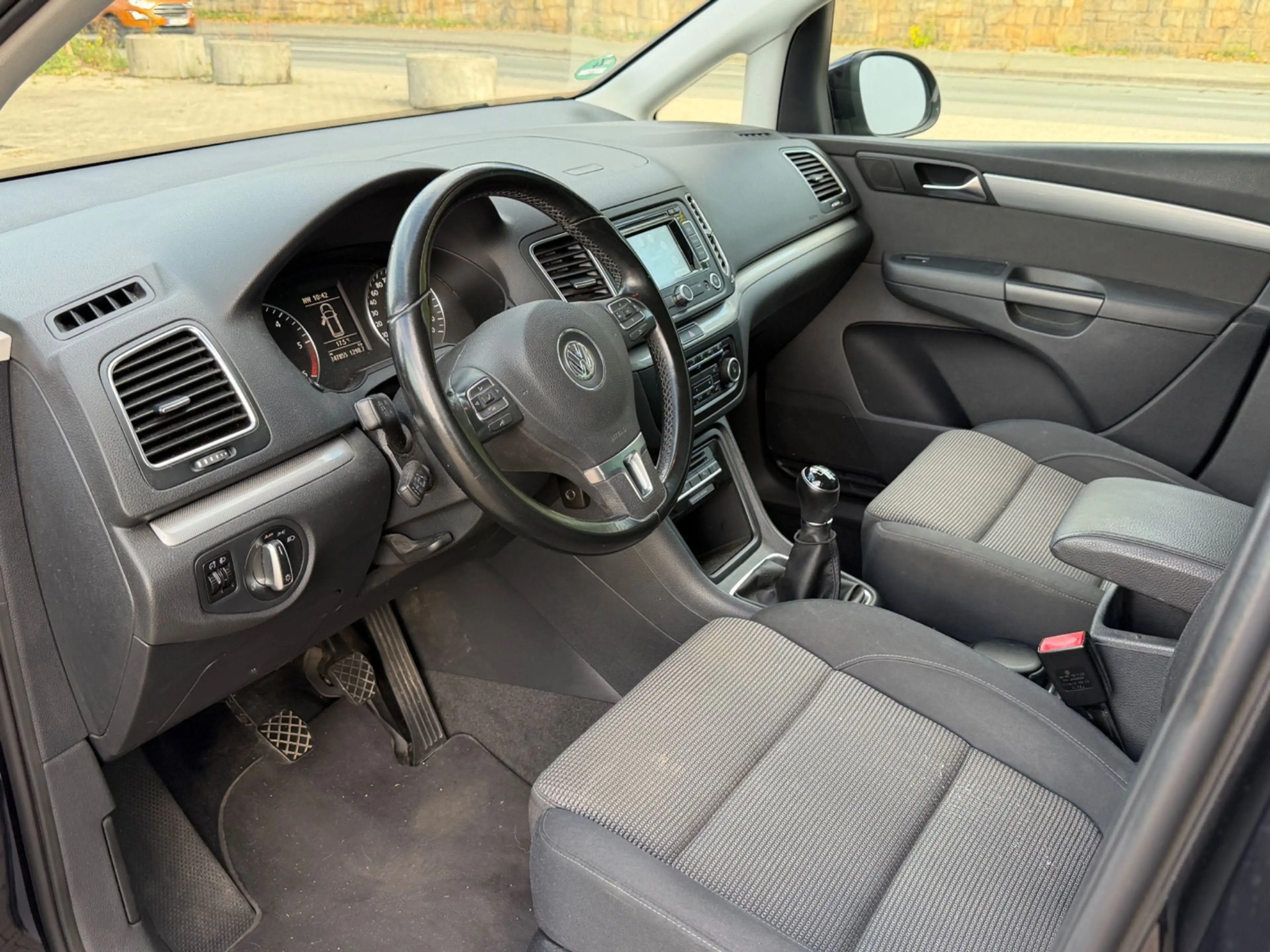 Volkswagen Sharan 2.0 TDI BMT Comfortline 7-Sitzer Navi Klima 1.Han — photo 13