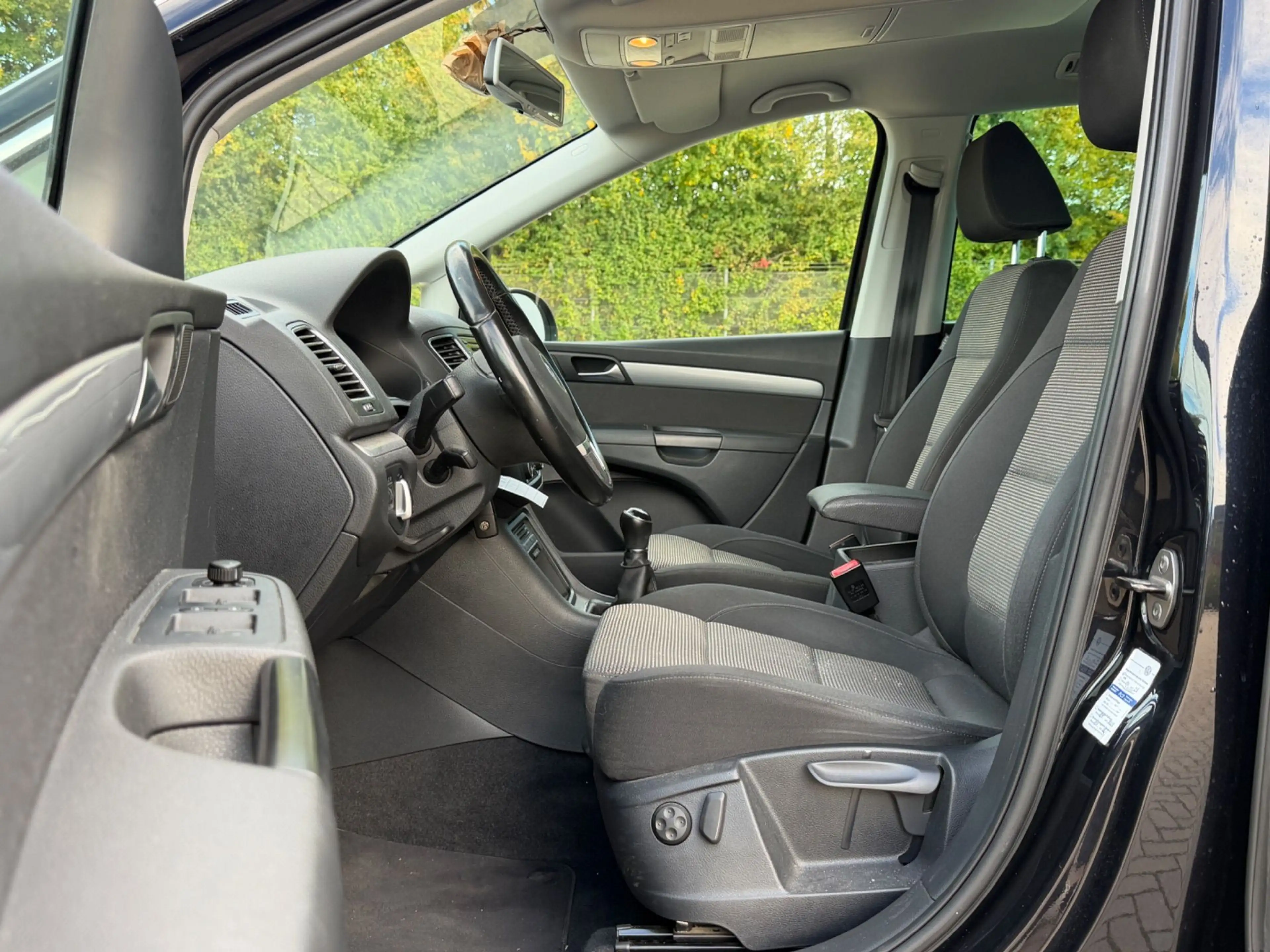 Volkswagen Sharan 2.0 TDI BMT Comfortline 7-Sitzer Navi Klima 1.Han — photo 14