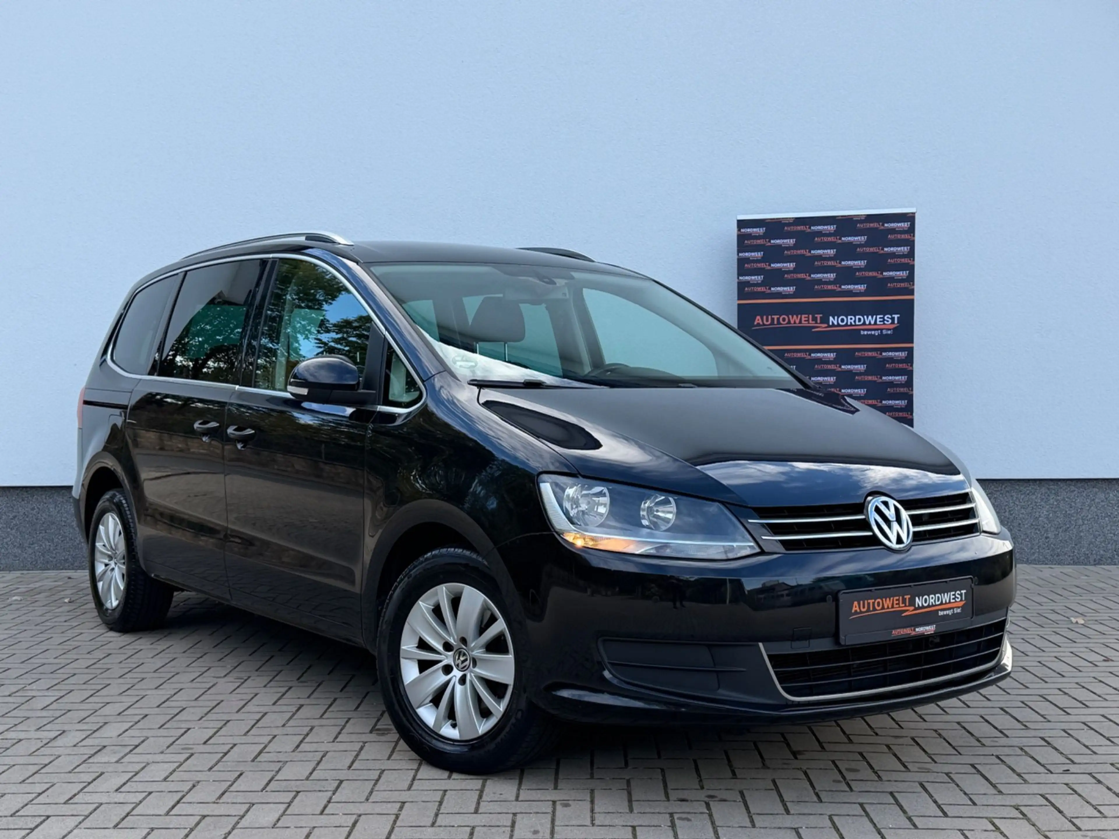Volkswagen Sharan 2.0 TDI BMT Comfortline 7-Sitzer Navi Klima 1.Han