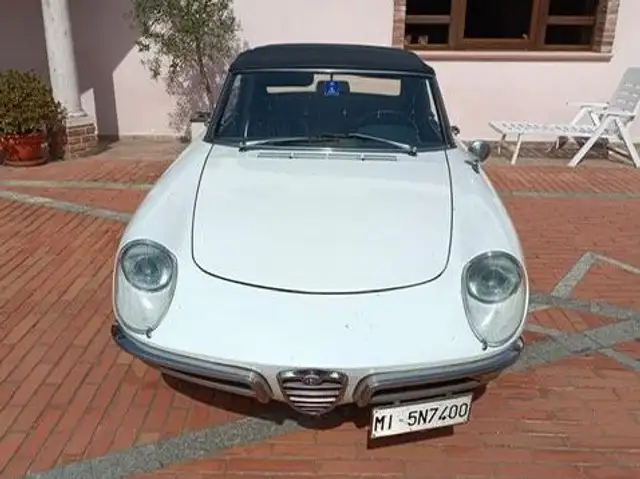 Alfa Romeo DUETTO OSSO DI SEPPIA