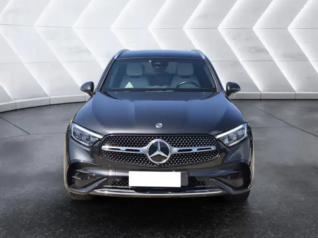 Mercedes-Benz GLC view 2