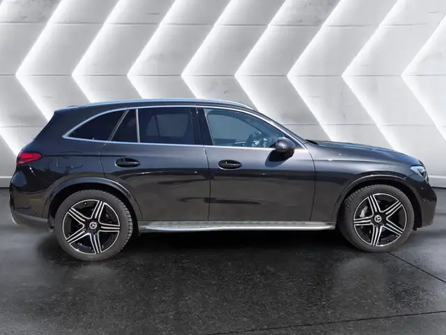 Mercedes-Benz GLC view 5