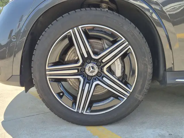 Mercedes-Benz GLC view 13