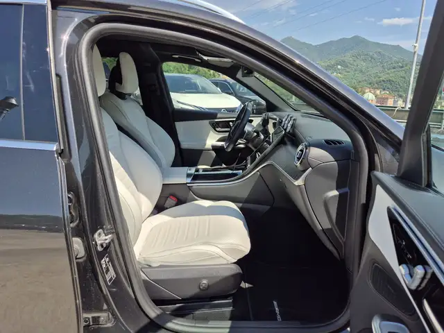 Mercedes-Benz GLC view 9