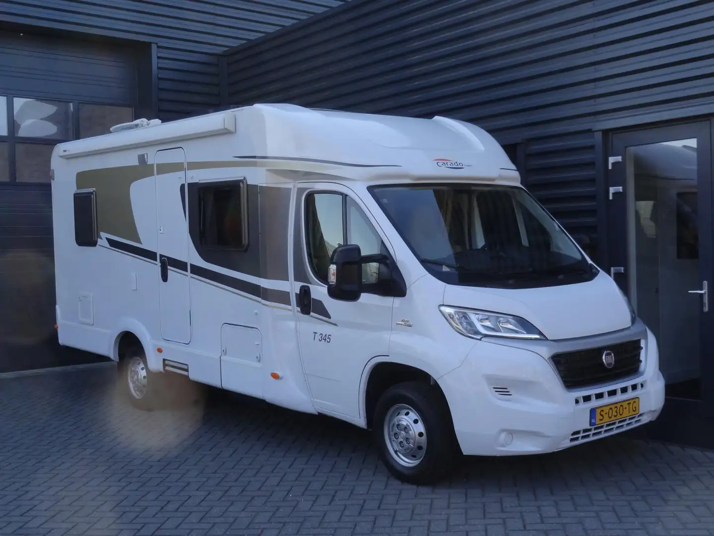 Carado T 345 Carado, Ducato met Luchtvering systeem, Wit - 2