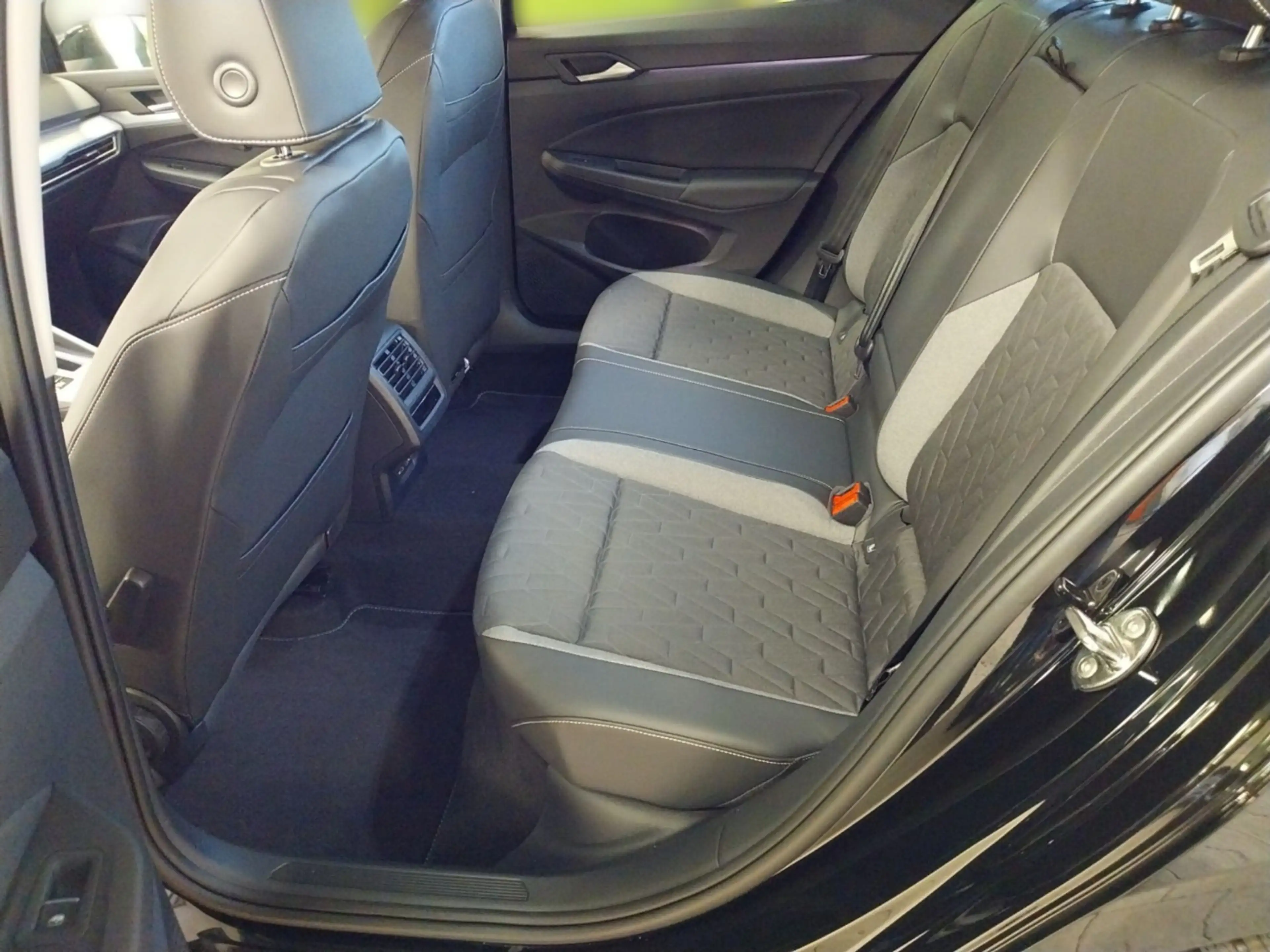 Volkswagen Golf Variant 2.0 l TDI DSG Goal Panodach AHK — photo 9