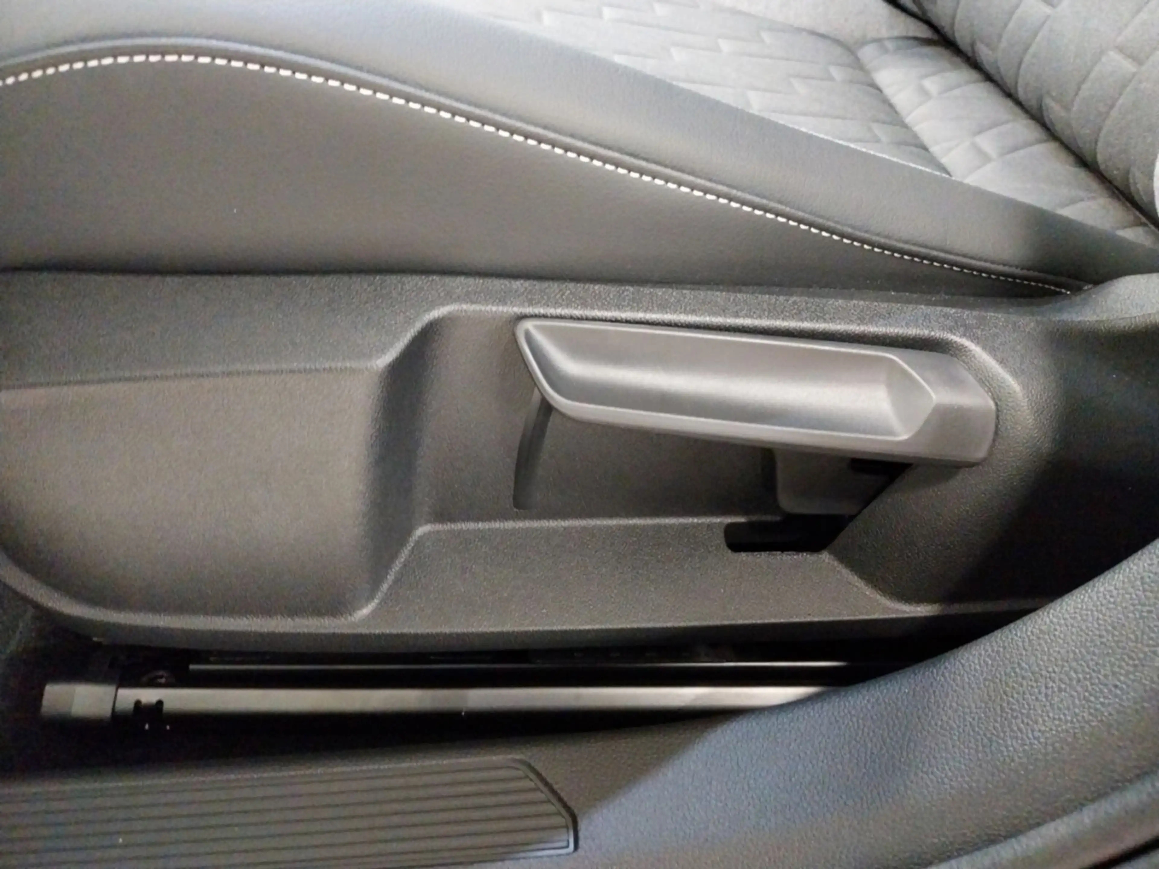 Volkswagen Golf Variant 2.0 l TDI DSG Goal Panodach AHK — photo 8