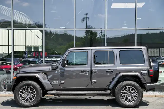 Jeep Wrangler view 6