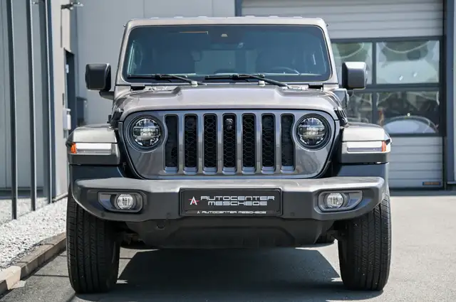 Jeep Wrangler view 29