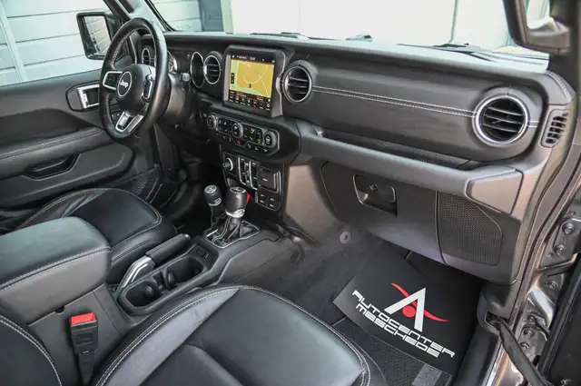 Jeep Wrangler view 11