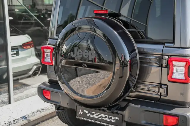 Jeep Wrangler view 26