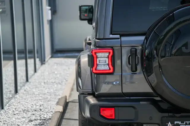 Jeep Wrangler view 28