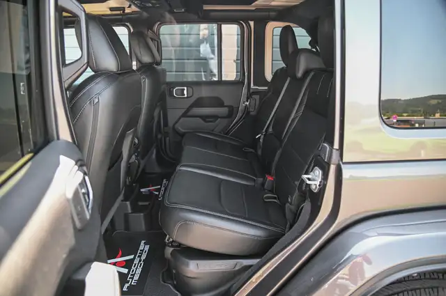 Jeep Wrangler view 16
