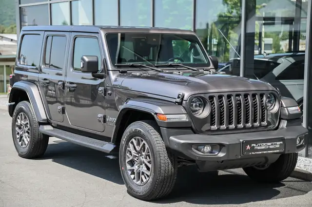 Jeep Wrangler view 3