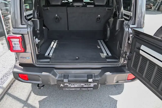 Jeep Wrangler view 8