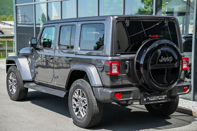 Jeep Wrangler view 5