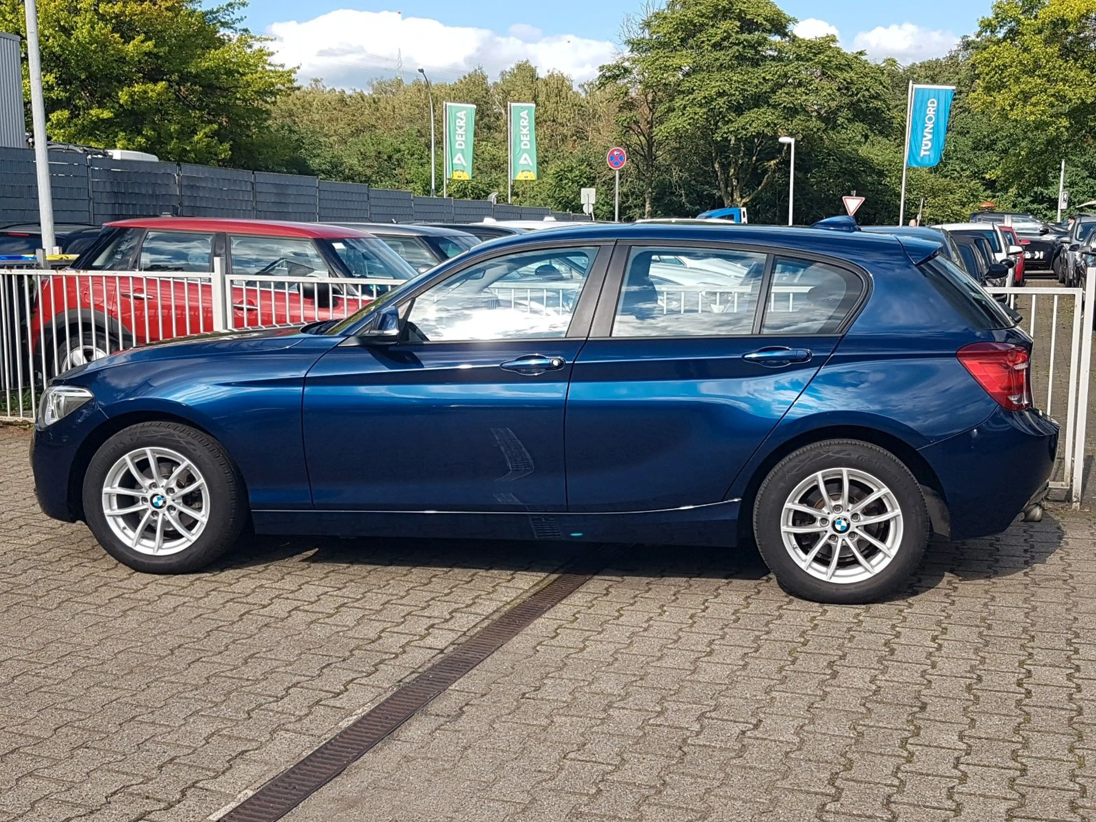BMW 116 i Automatik 1.Hand eGlasdach Navi Sitzheizg. — photo 3