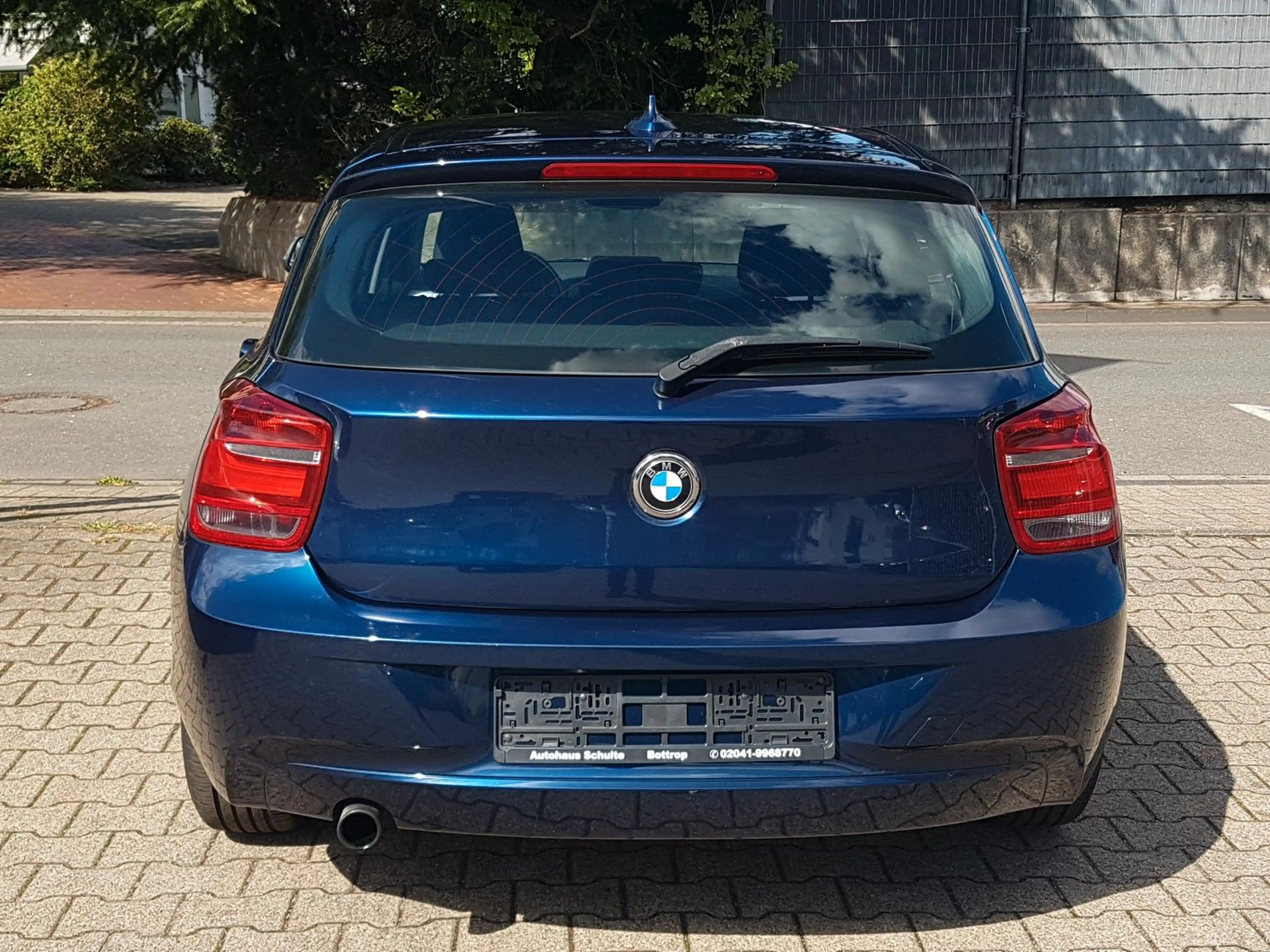 BMW 116 i Automatik 1.Hand eGlasdach Navi Sitzheizg. — photo 8