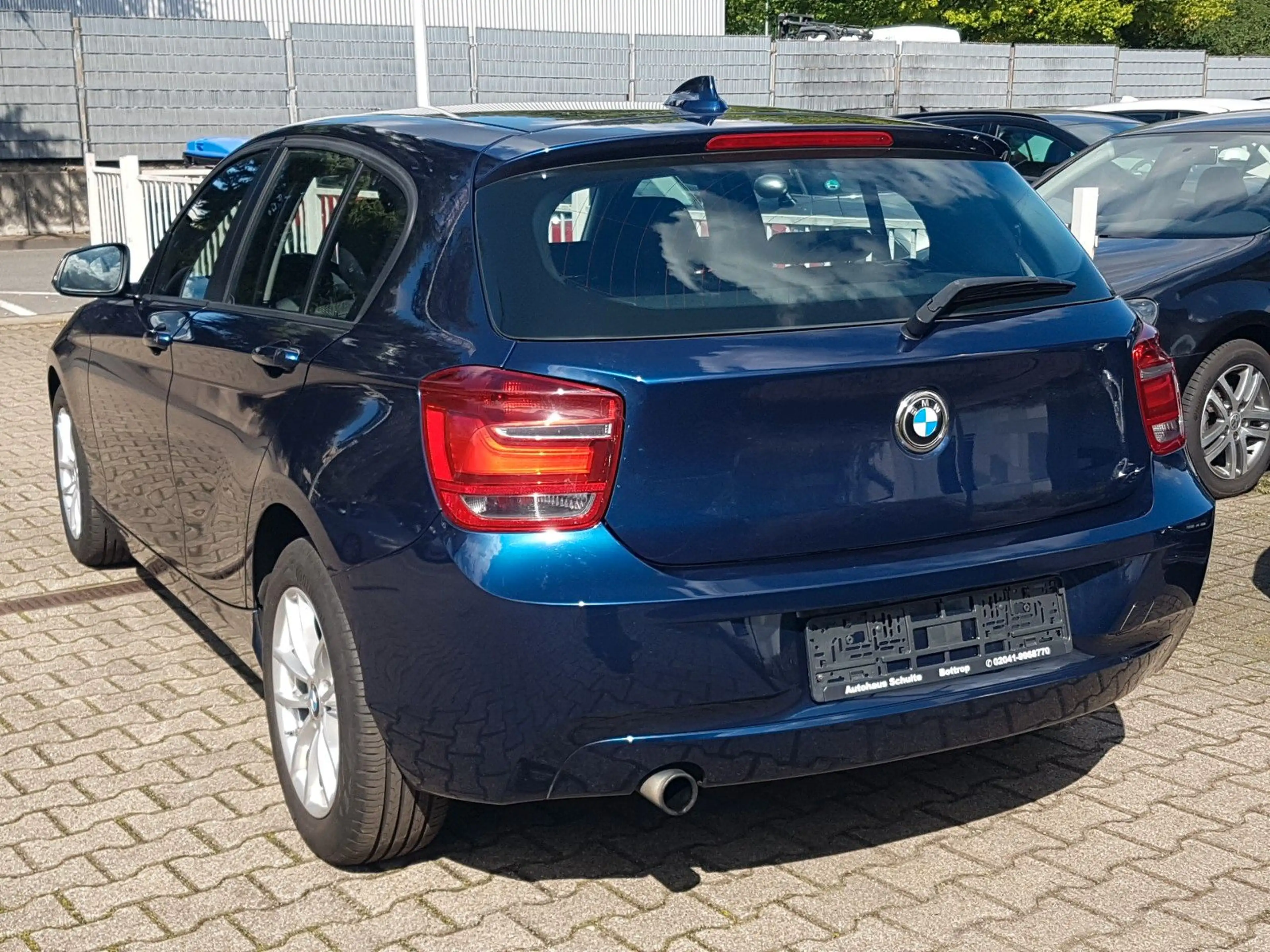 BMW 116 i Automatik 1.Hand eGlasdach Navi Sitzheizg. — photo 2