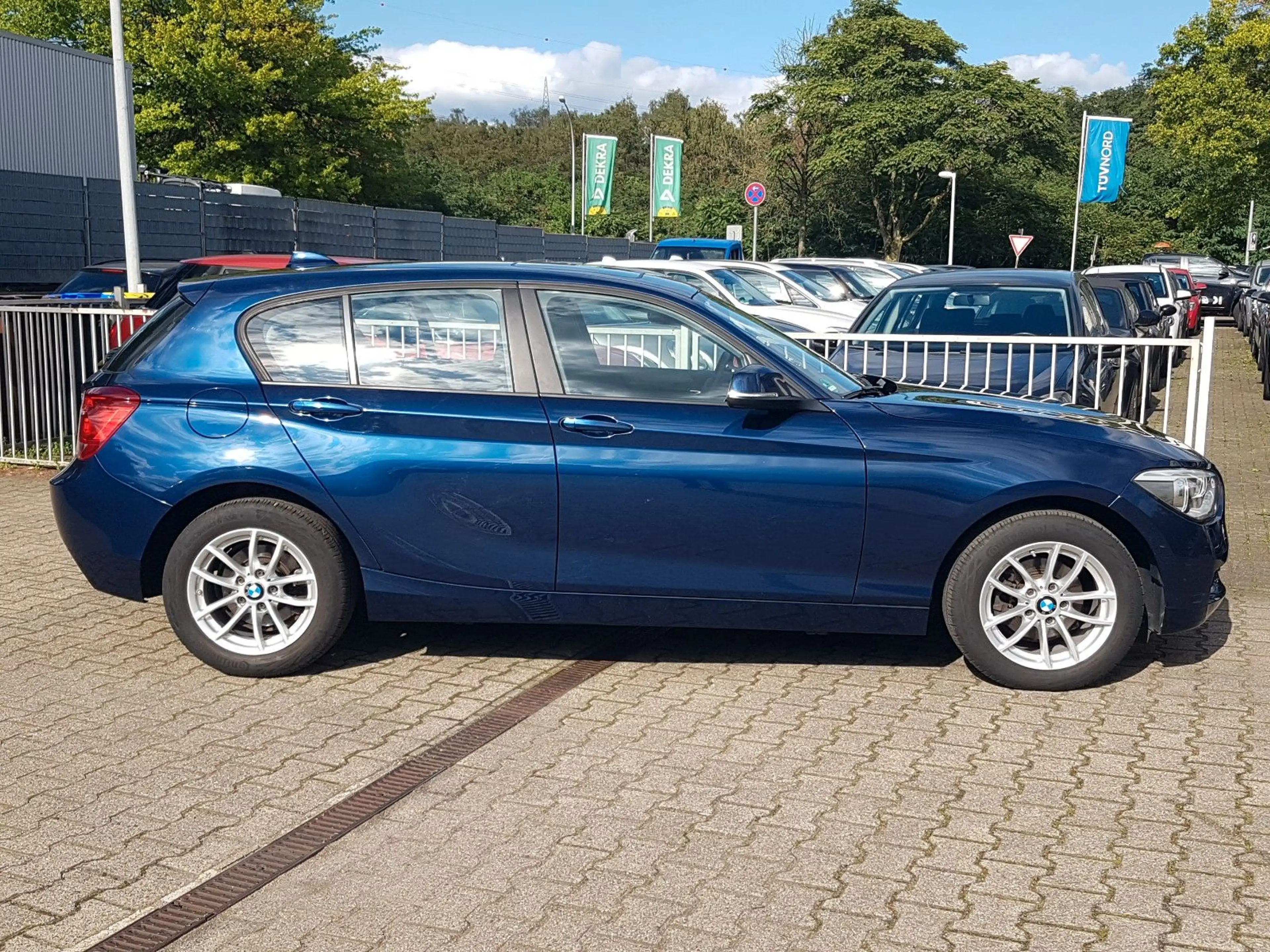 BMW 116 i Automatik 1.Hand eGlasdach Navi Sitzheizg. — photo 6