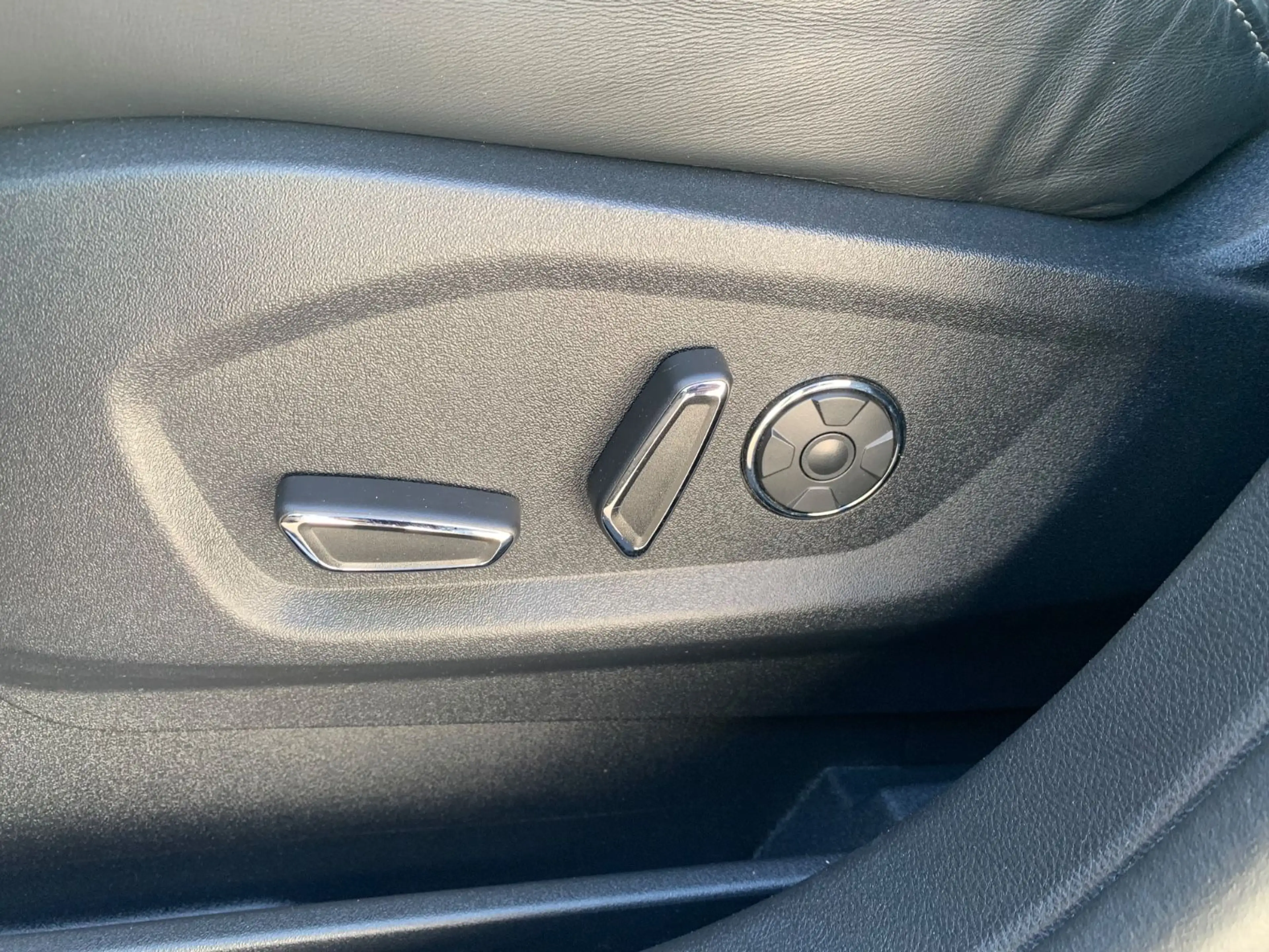 Ford S-Max Vignale 2.0 Aut. Leder LED Temp. Pano Shzg — photo 10