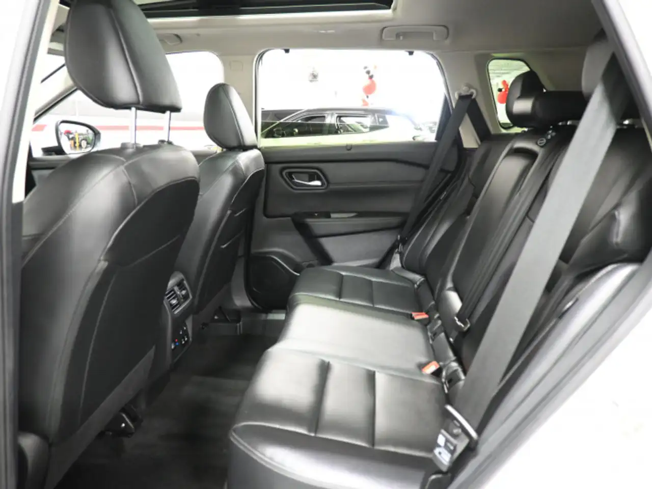 Nissan Rogue fotografie Nissan Rogue