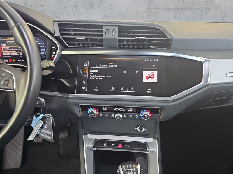 Audi Q3 35 TFSI 2xPDC+DAB+LM+MFL+AHK — photo 11