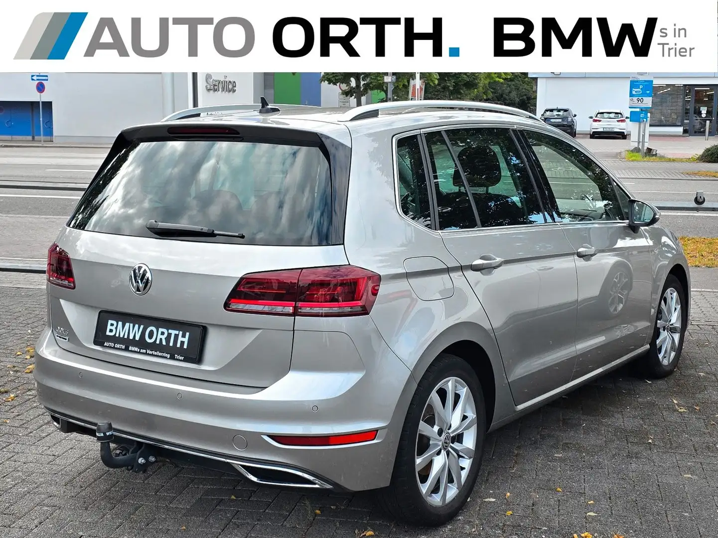Volkswagen Golf Sportsvan 1.5 TSI ACT Highline NAVI ACC AHK Silber - 2