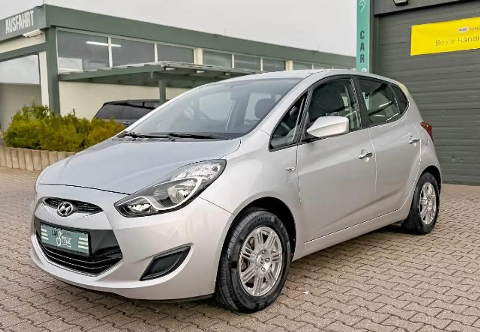 Hyundai iX20 1.4 FIFA World Cup Edition Silber - 1