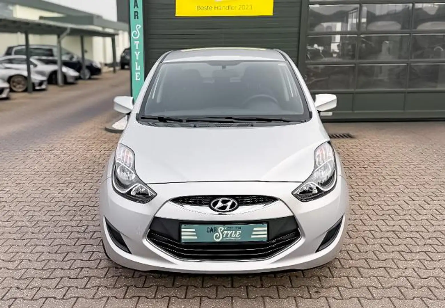 Hyundai iX20 1.4 FIFA World Cup Edition Silber - 2