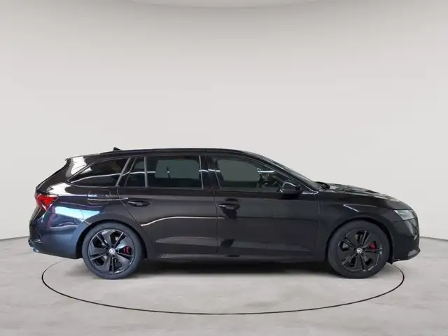 Skoda Octavia view 3
