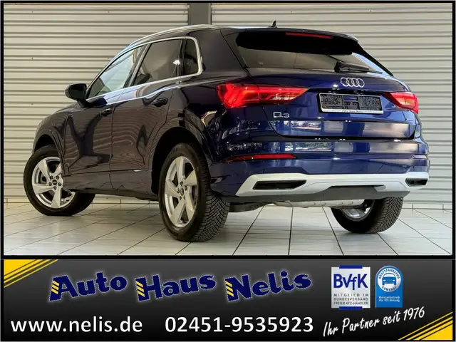 Audi Q3 view 5