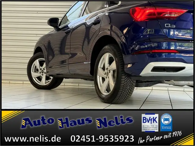 Audi Q3 view 8