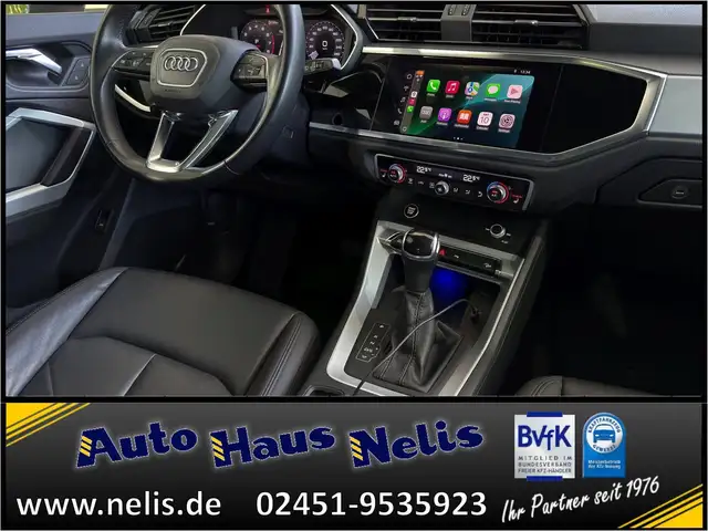 Audi Q3 view 14