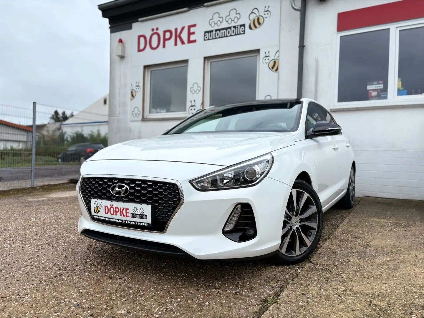 Hyundai i30 1.0 T-GDi Panorama PDC ALU Scheckheft 2.Hand Blanc - 1