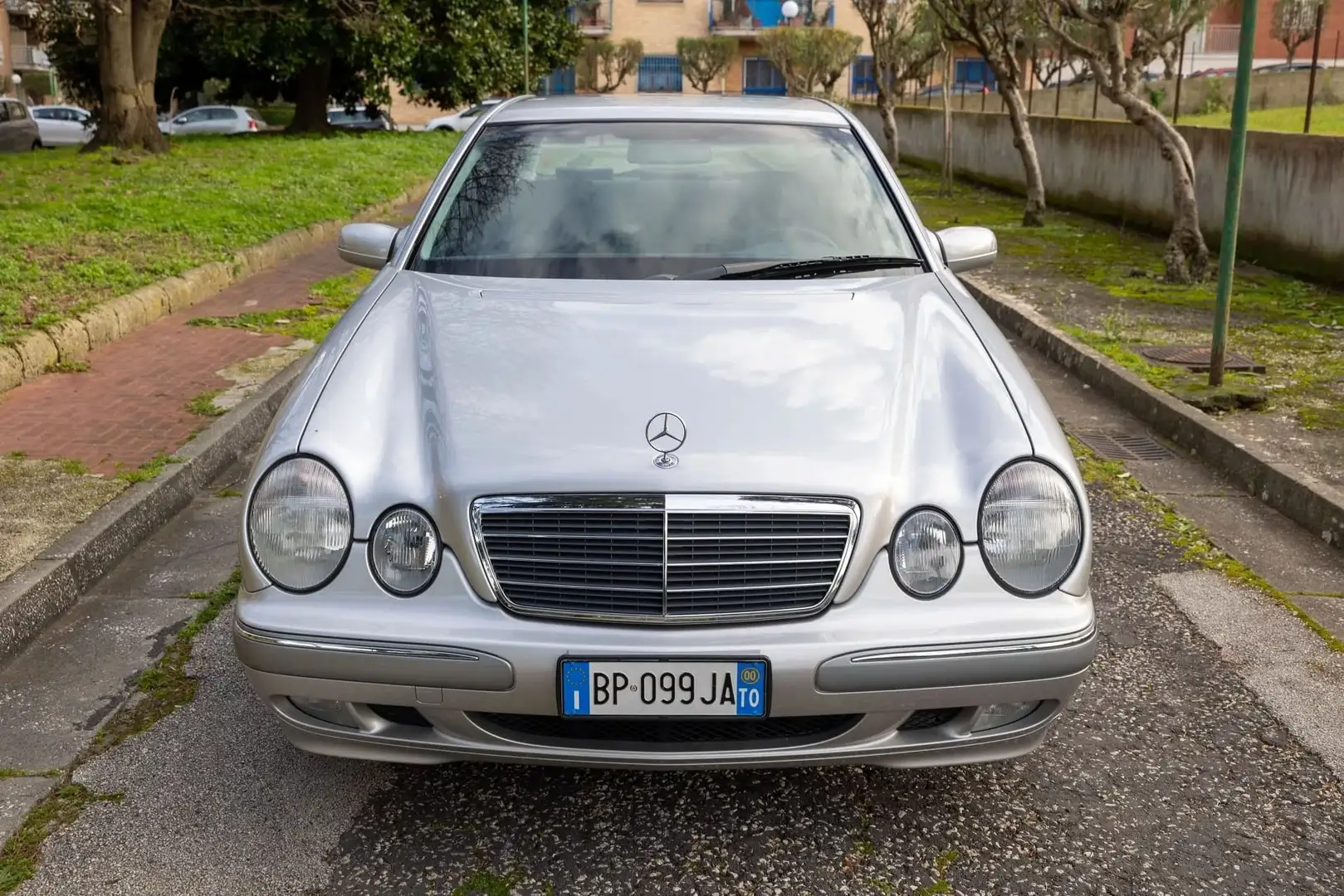 Mercedes-Benz E 260 ELEGANCE V6 2.600 cc benzina solo km. 68.000 Gris - 2
