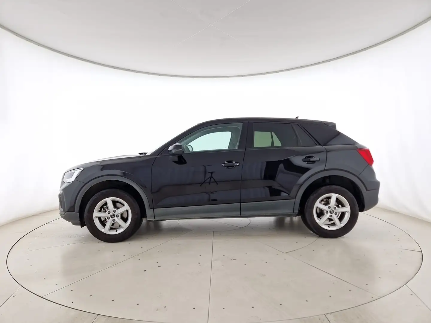 Audi Q2 30 2.0 tdi business s-tronic Nero - 2