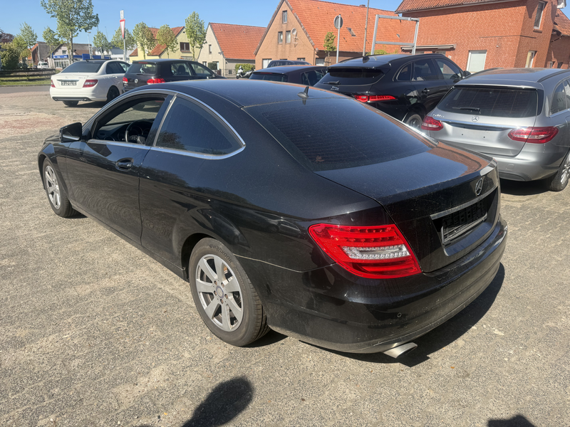 Mercedes-Benz C 250 Top Ausstattung / Leder / Automatik /Klima u.v.m. — photo 5