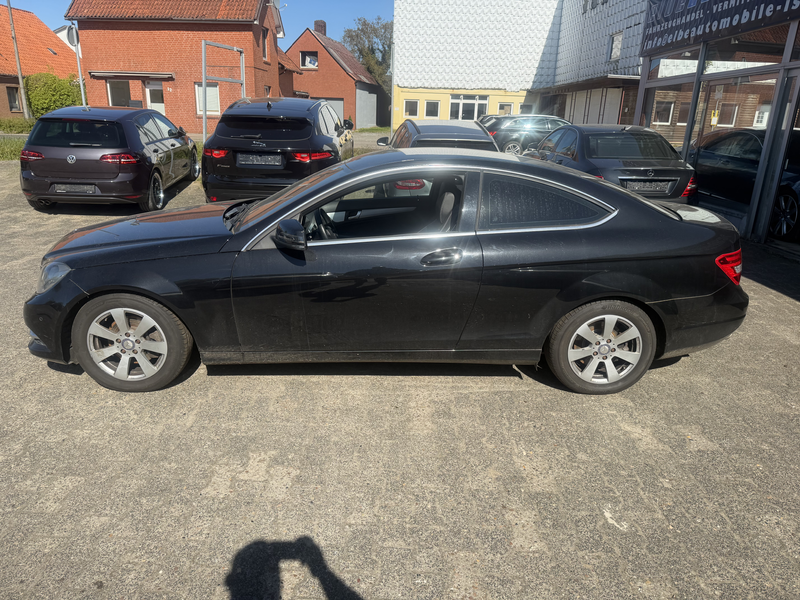 Mercedes-Benz C 250 Top Ausstattung / Leder / Automatik /Klima u.v.m. — photo 4
