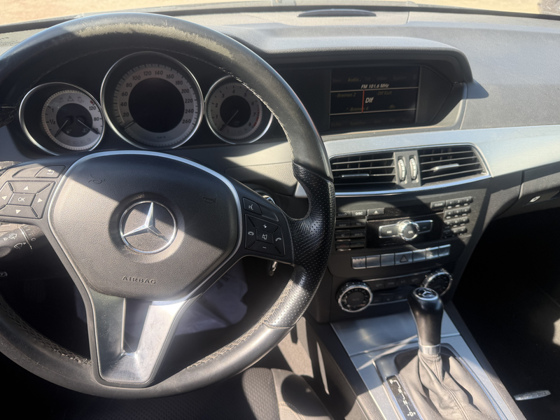 Mercedes-Benz C 250 Top Ausstattung / Leder / Automatik /Klima u.v.m. — photo 9