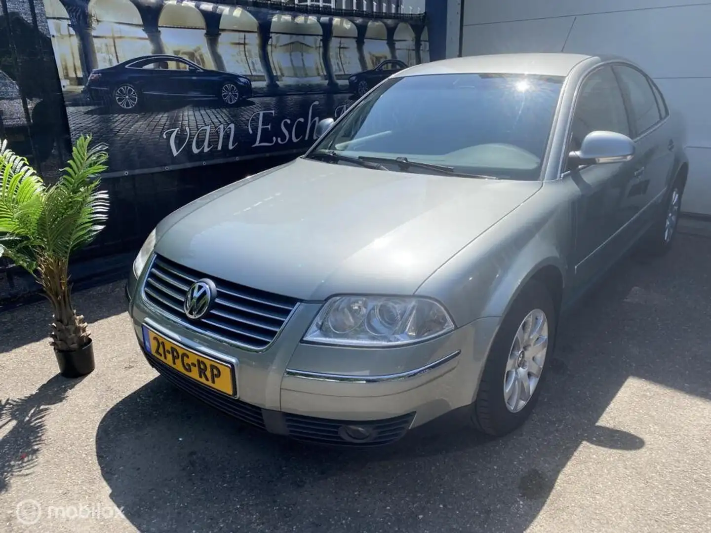Volkswagen Passat 2.0-20V Athene 136.DKM CLIMA CRUISE PDC TREKHAAK Grijs - 1