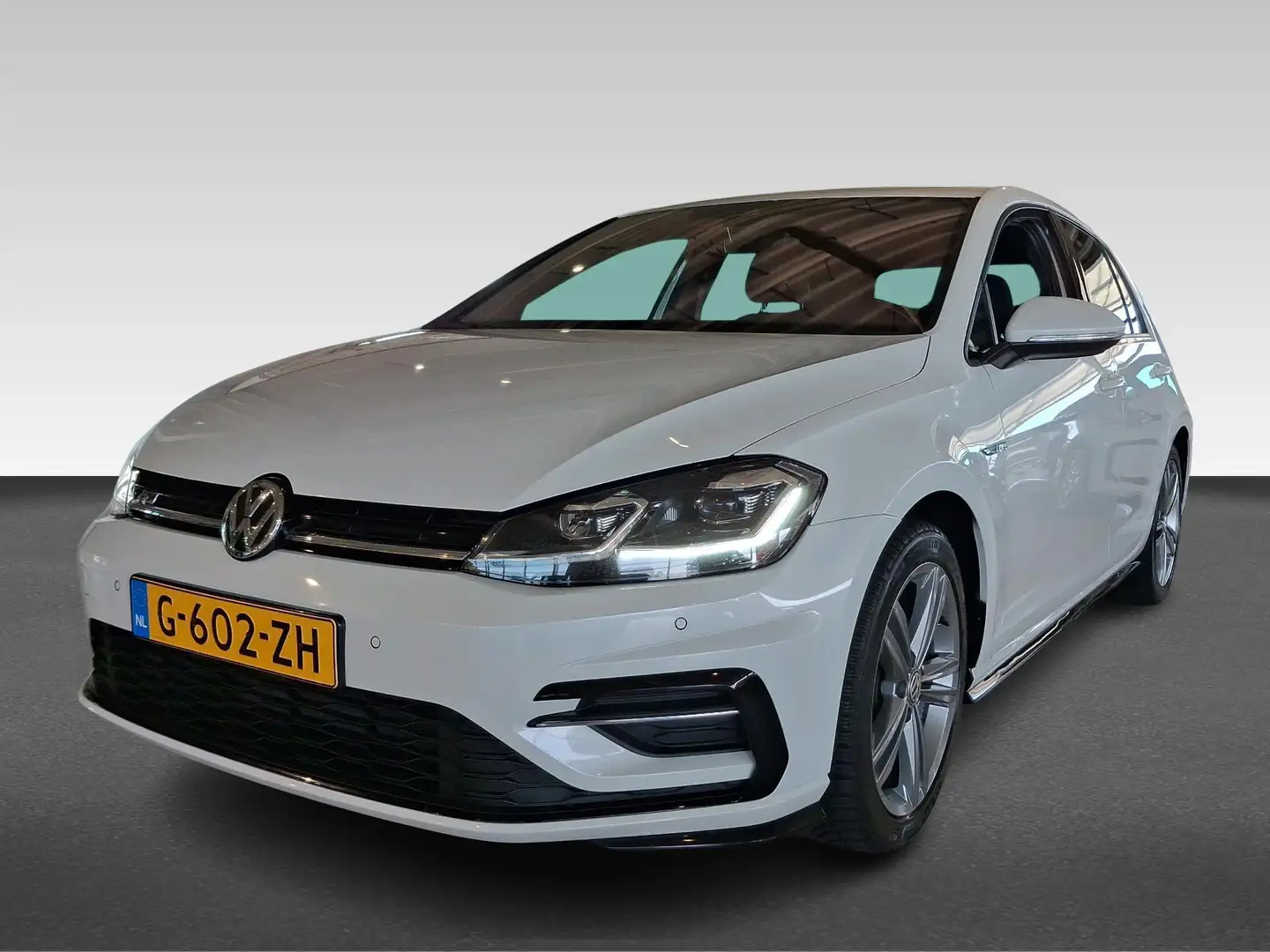 Volkswagen Golf Vii 1.5 TSI 150pk 7-DSG Highline Business R Wit - 1
