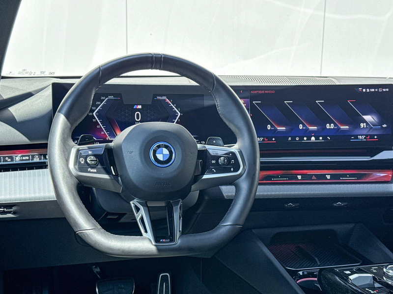 BMW 550 5 Serie Sedan 550e xDrive — photo 13