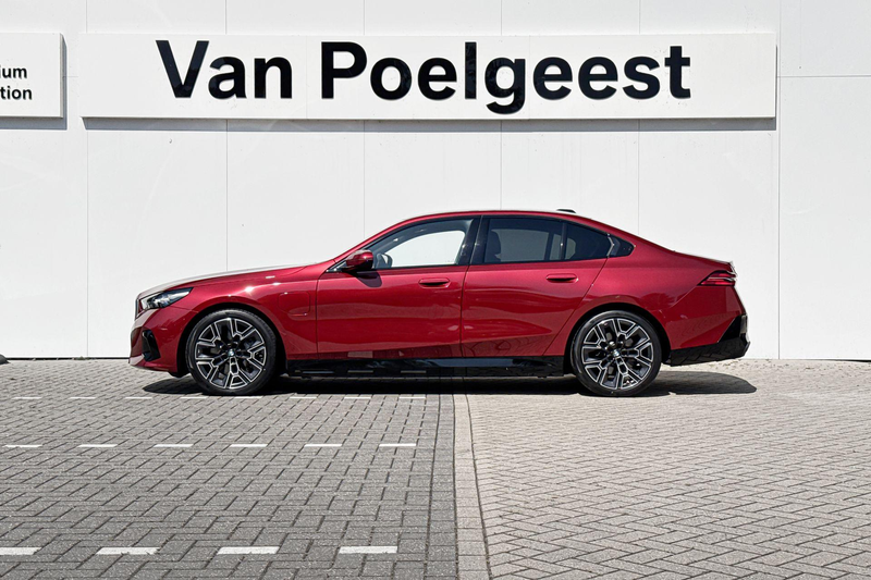 BMW 550 5 Serie Sedan 550e xDrive — photo 2
